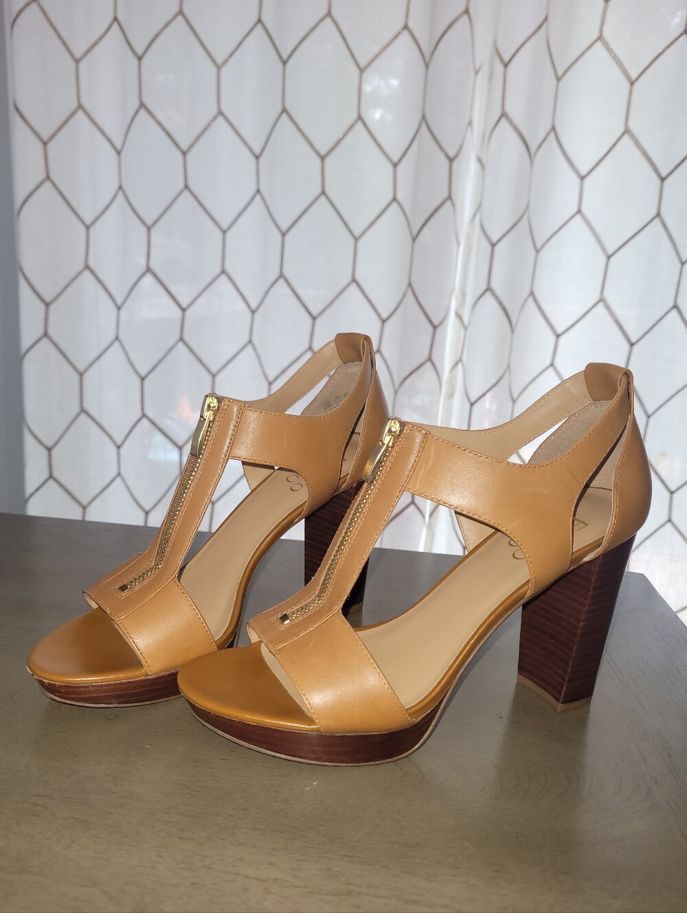 Franco Sarto T-strap Peep-toe Stacked Heels in Cognac size 8.5
